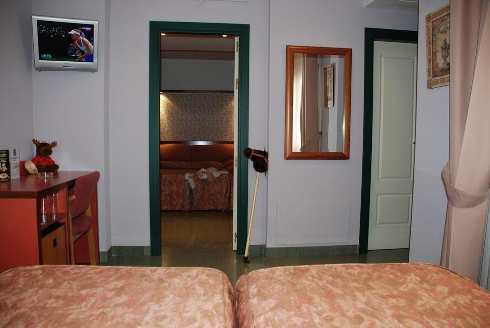 Hotel Jardin De Aranjuez Zewnętrze zdjęcie